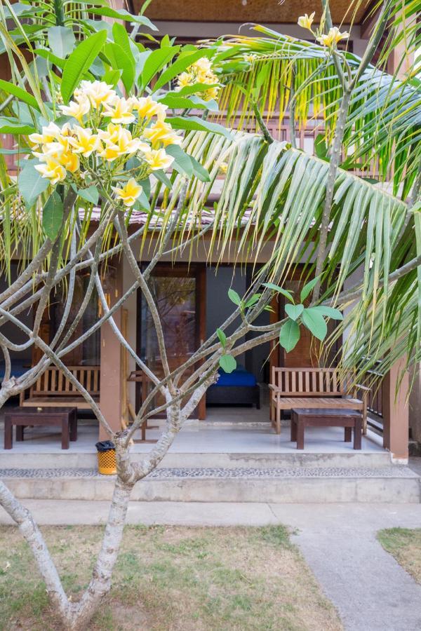 Asoka Homestay Senggigi Exterior foto